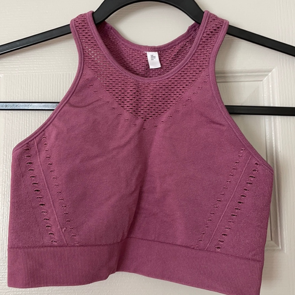 High neck sports bra